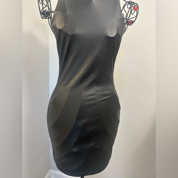 Black Halter Bodycon Mini Dress for Night Out - Picture 9 of 9